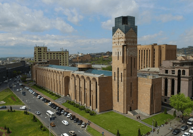 Երեւանի քաղաքապետարանի շուրջ ստեղծված վիճակի մասին