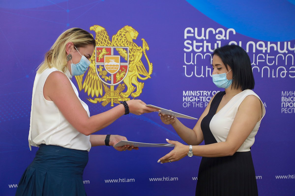 Ստորագրված հուշագրի շնորհիվ «SAS Base» ծրագրավորման անվճար դասընթացներ կկազմակերպվեն