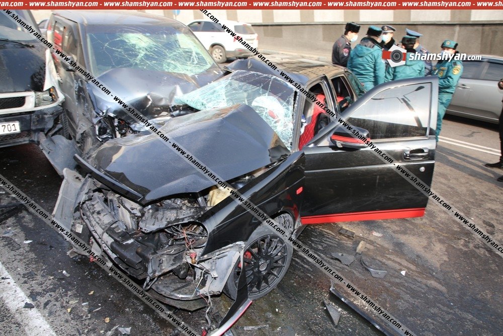 Խոշոր ու ողբերգական ավտովթար Երևանում. Հերացու թունելի սկզբնամասում բախվել են Honda-ն, Lada-ն ու Ford Transit-ը. կան զոհեր և վիրավորներ.
