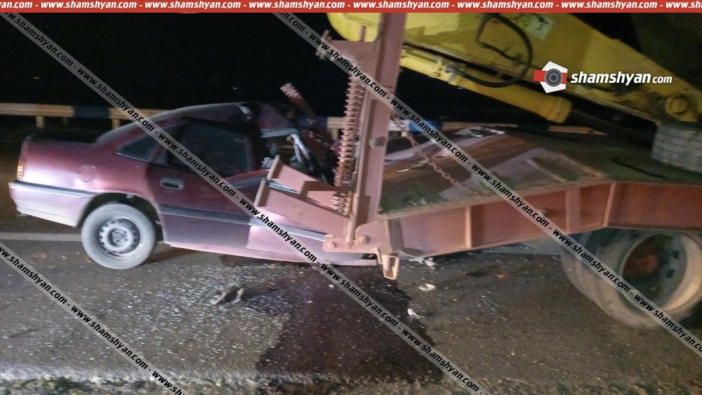 Opel-ը մխրճվել է МАЗ 5433-ի մեջ. վիրավոր վարորդին ավտոմեքենայից դուրս են բերել Սևանի փրկարարները․