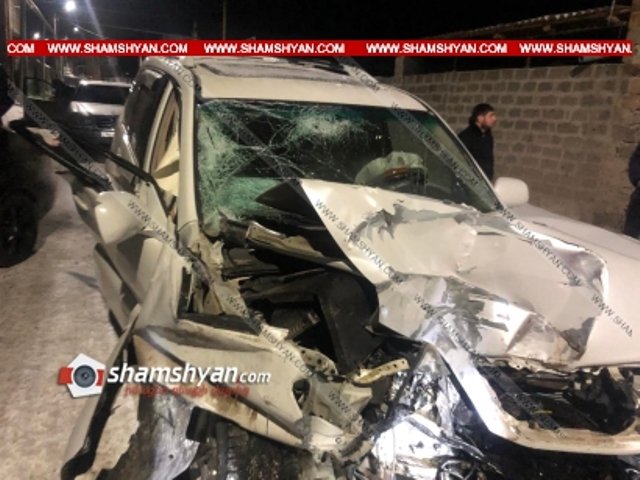 22-ամյա վարորդը Lexus-ով բախվել է բնակչի տան քարե պարսպին և փլուզել այն․