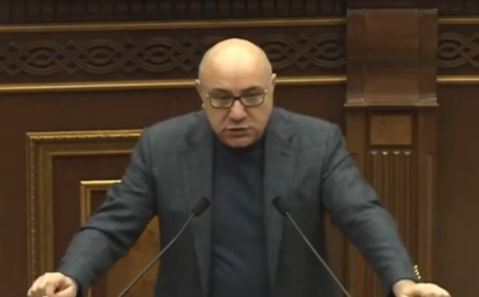 Արսենյանի ահազանգը Կառավարությանը եւ ԱԱԾ-ին՝ Հայասնանի, որպես երկիր, վտանգված լինելու մասին