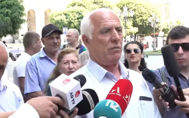 Սպասենք, տեսնենք՝ երբ ժողովուրդը խելք կհավաքի, կմտածի իշխանություն փոխելու մասին, որ սկսենք ապրել