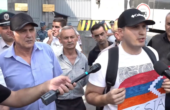 Ադրբեջանական զորքերը 2 կմ մխրճվել են Լաչինի՝ 5 կմ-անոց միջանցքի մեջ․ թող իմանան՝ հայ ժողովուրդը «դուռակ» չի