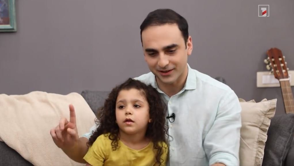 Սափրվելու որոշման, շներ որդեգրելու, կիթառ նվագելու մասին | Տիգրան Ավինյանի տանը. Լուրեր