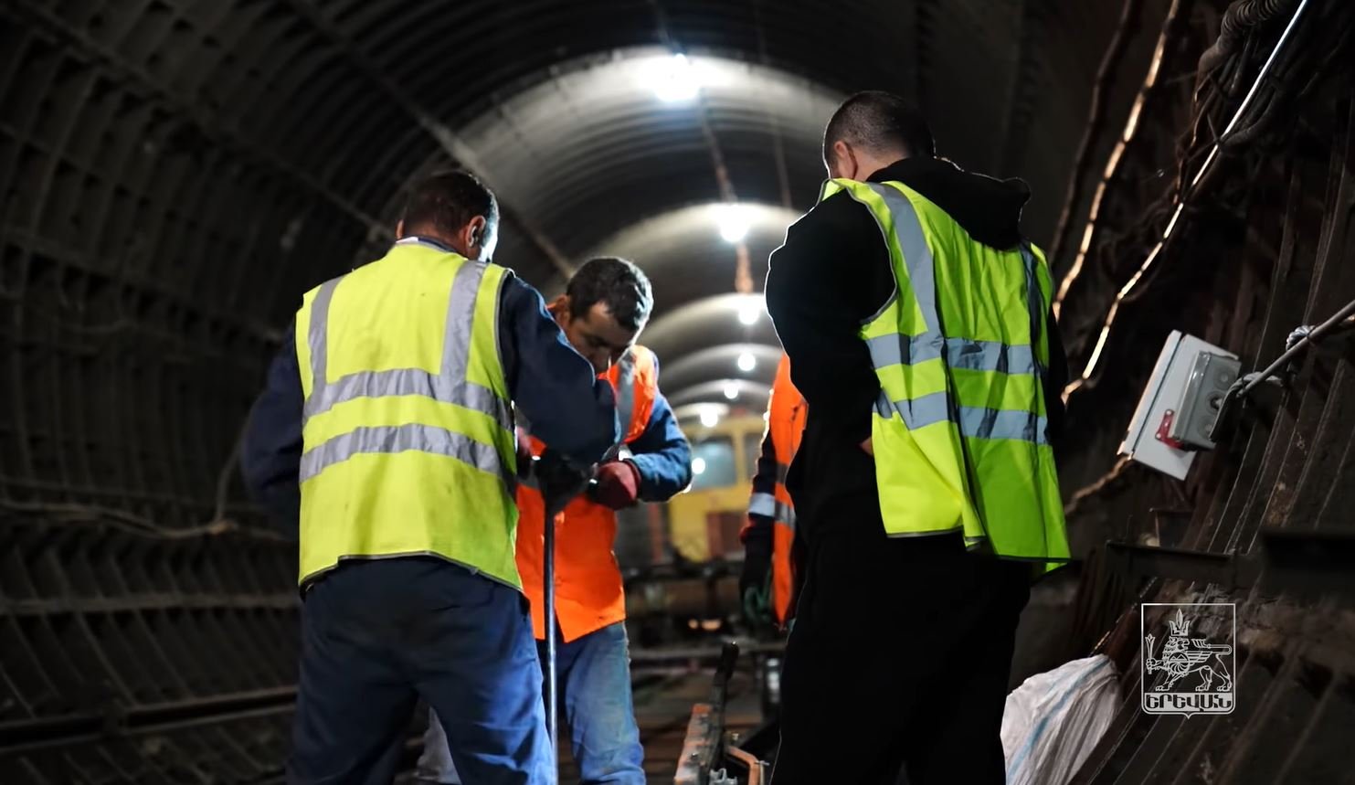 Երևանի մետրոպոլիտենի նվիրյալները.  ստորգետնյա քաղաքի կյանքը 24:00-ից հետո