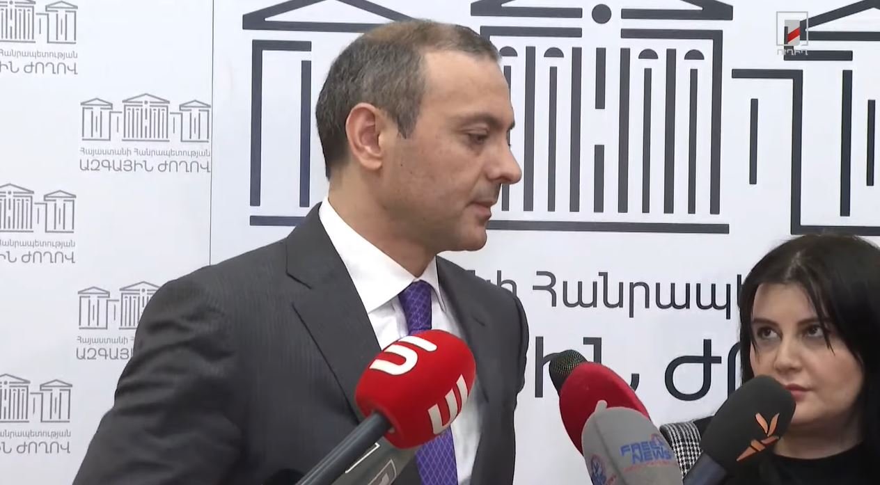 Ուշագրավ հայտարարություններ․ ԱԽ քարտուղար Արմեն Գրիգորյանի ճեպազրույցը